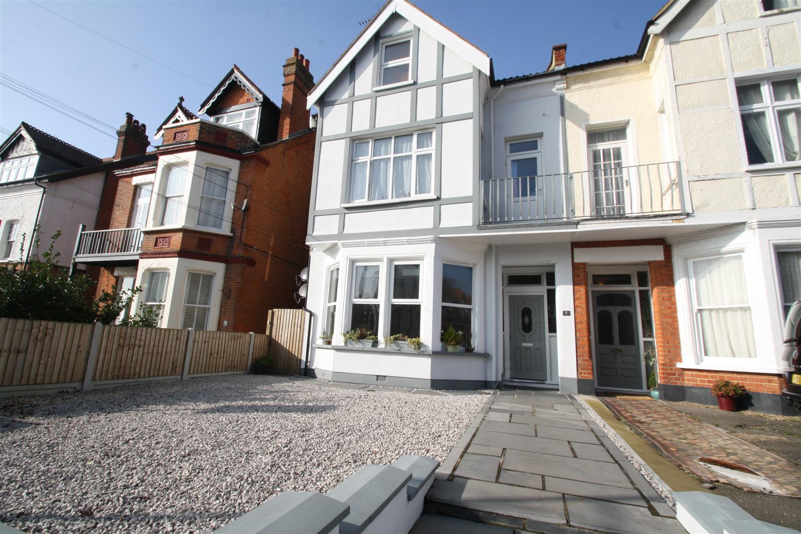 Appointmoor Cobham Road, WestcliffOnSea